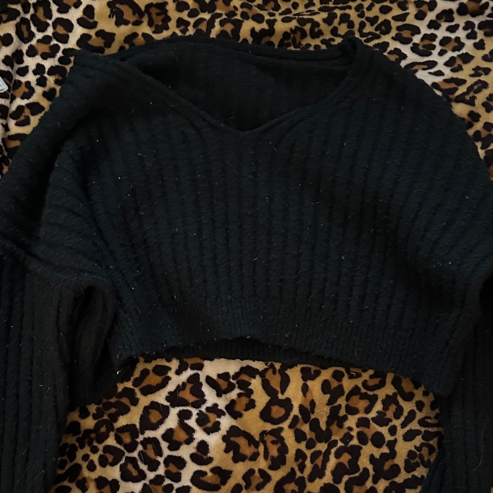 SHEIN Black V-Neck Ribbed Sweater
